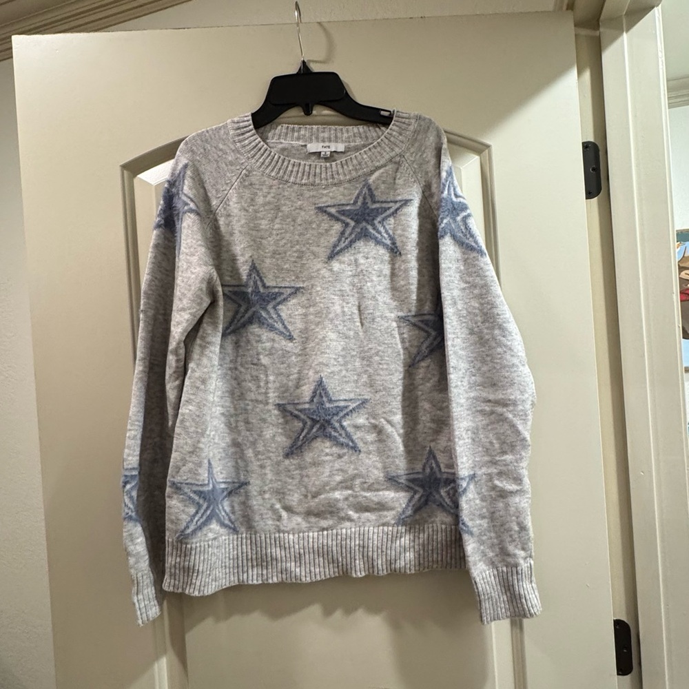 Fate Gray Star Pattern Sweater small